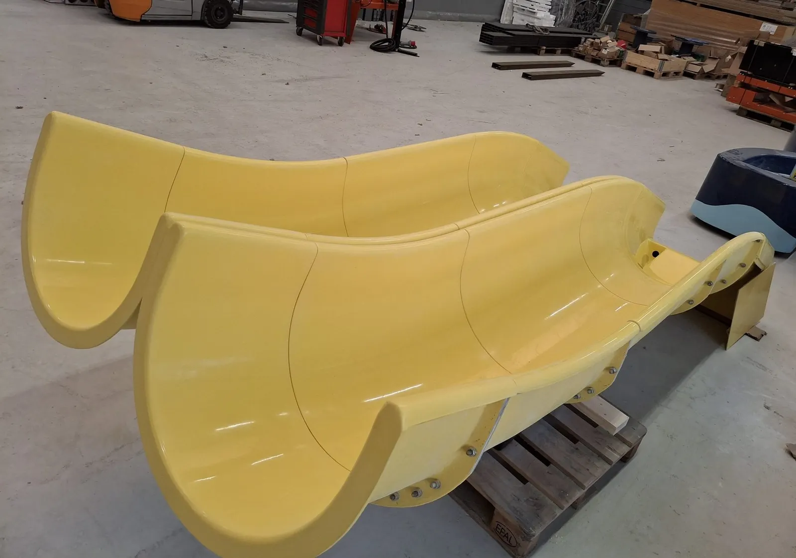 Glijbaandelen in de productiehal in Oudewater