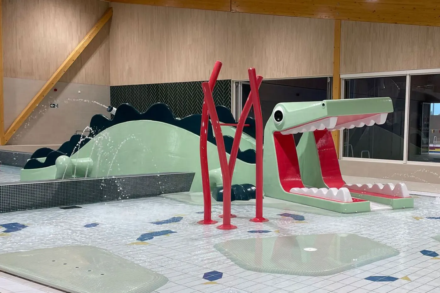 Waterspeelplaats met een krokodil-special van Pooljoy