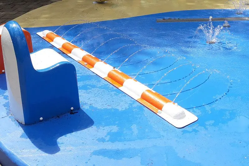 Interactief waterspel watertunnel van Pooljoy